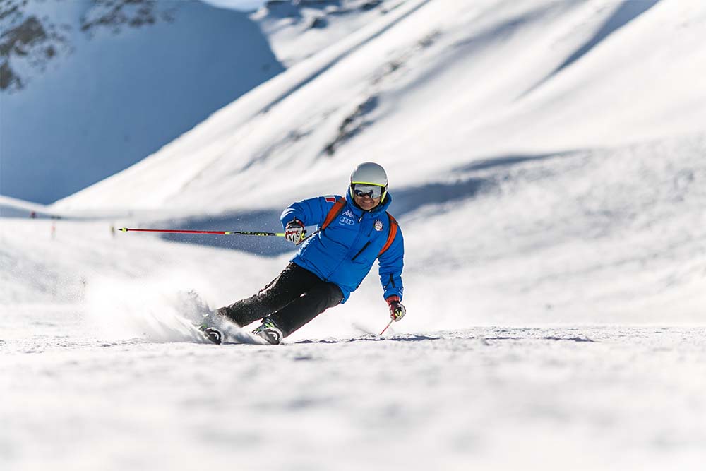 Downhill ski lessons